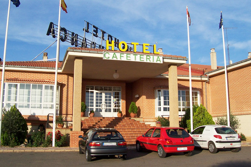 Mlc Benavente Hotel Buitenkant foto