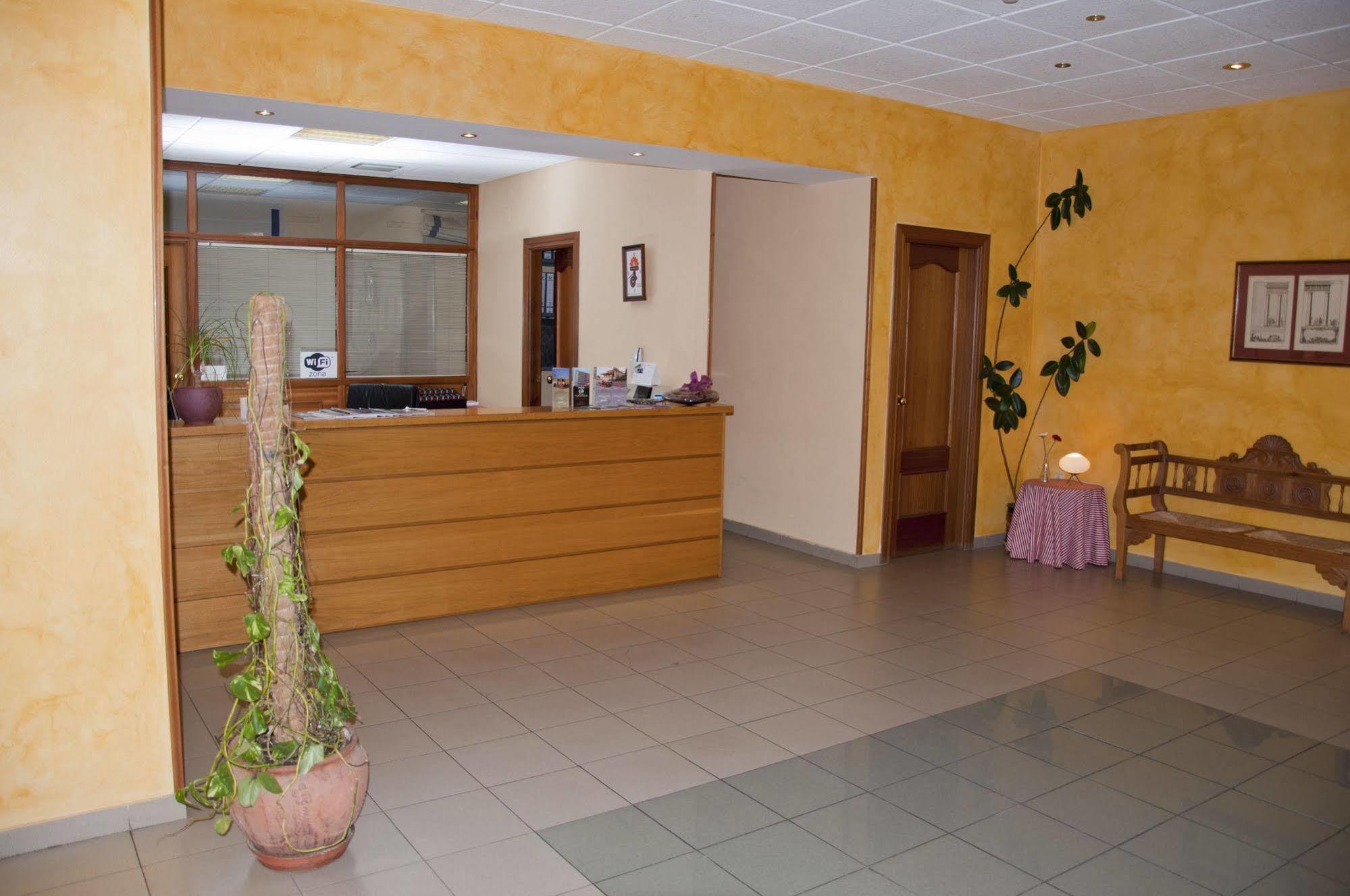 Mlc Benavente Hotel Buitenkant foto
